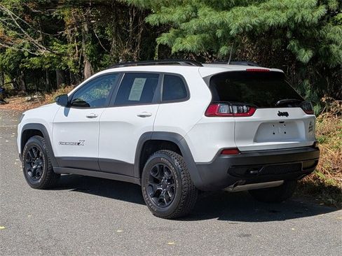 Certified 2022 Jeep Cherokee Latitude w/ Sun & Sound Group image 7