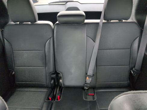 Used 2025 Buick Enclave Preferred FWD image 32