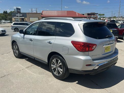 Used 2018 Nissan Pathfinder SV AWD/4WD image 5