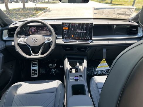 New 2026 Volkswagen Tiguan SE R-Line AWD/4WD image 10