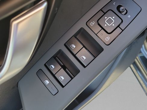 New 2026 Kia Niro LX FWD image 13