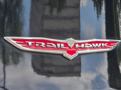 Used 2014 Jeep Cherokee Trailhawk w/ Leather Interior Group AWD/4WD image 8