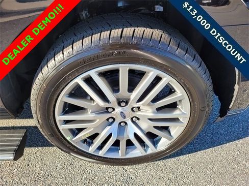 Used 2024 Ford Expedition Max Platinum image 17