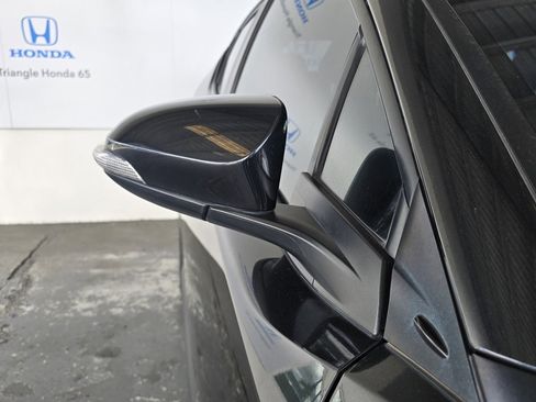 Used 2022 Toyota C-HR XLE image 31