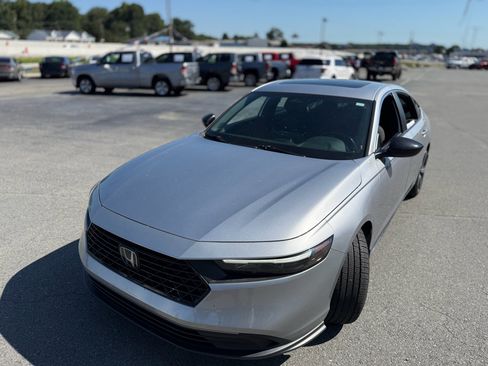Used 2023 Honda Accord Sport image 15