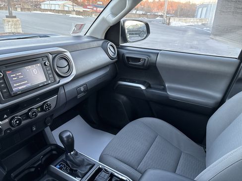 Used 2017 Toyota Tacoma SR5 image 23