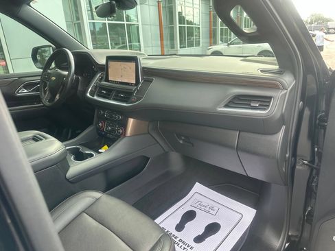 Used 2021 Chevrolet Suburban High Country w/ Premium Package AWD/4WD image 9