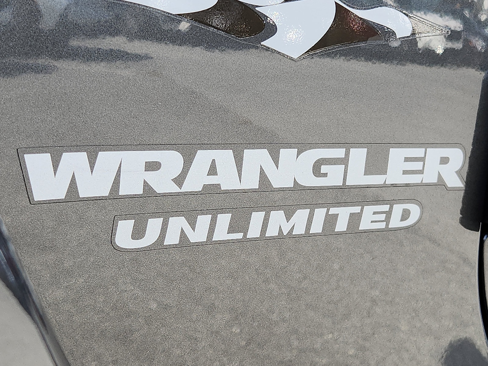 Used 2017 Jeep Wrangler Unlimited Sahara w/ Connectivity Group AWD/4WD image 30
