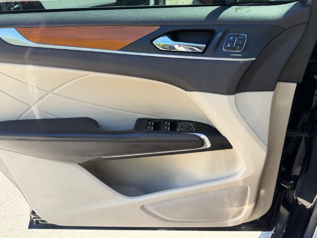 Used 2019 Lincoln MKC Select w/ Select Plus Package FWD image 36