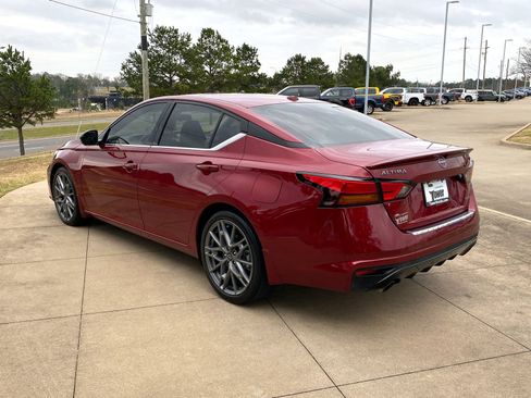 Used 2023 Nissan Altima 2.0 SR image 4