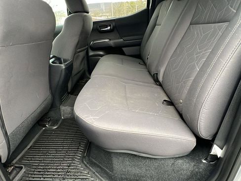 Used 2019 Toyota Tacoma TRD Off-Road image 18