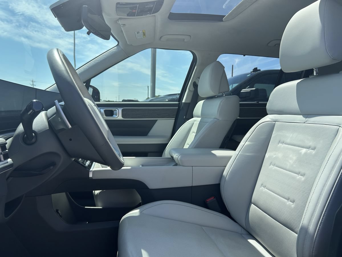 Used 2024 Hyundai Santa Fe Calligraphy FWD image 12