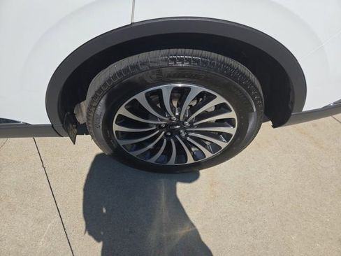 Certified 2023 Lincoln Aviator Reserve w/ Equipment Group 201A AWD/4WD image 19