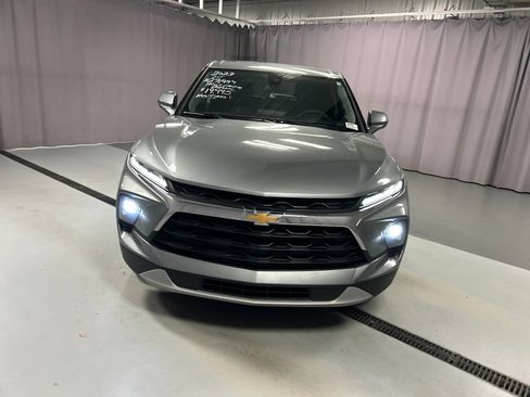 Used 2023 Chevrolet Blazer LT w/ Driver Confidence Package FWD image 2