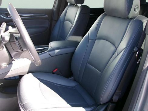 Used 2024 Buick Enclave Premium image 14