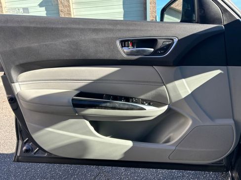 Used 2018 Acura TLX V6 w/ Technology Package image 11