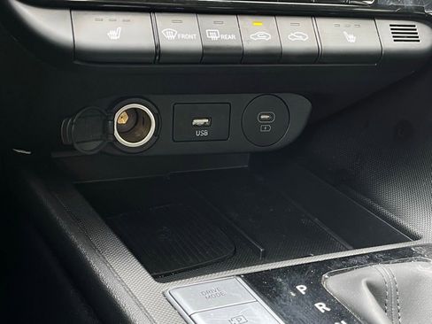 Used 2025 Hyundai Elantra SEL FWD image 19
