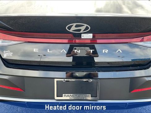 New 2025 Hyundai Elantra SEL FWD image 21