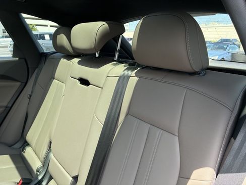 Used 2025 Audi Q5 Premium w/ Convenience Package AWD/4WD image 14