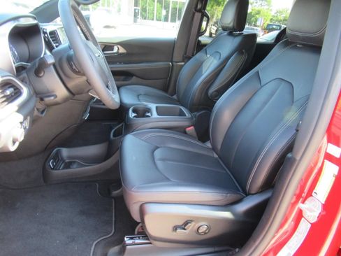New 2026 Chrysler Voyager LX FWD image 20