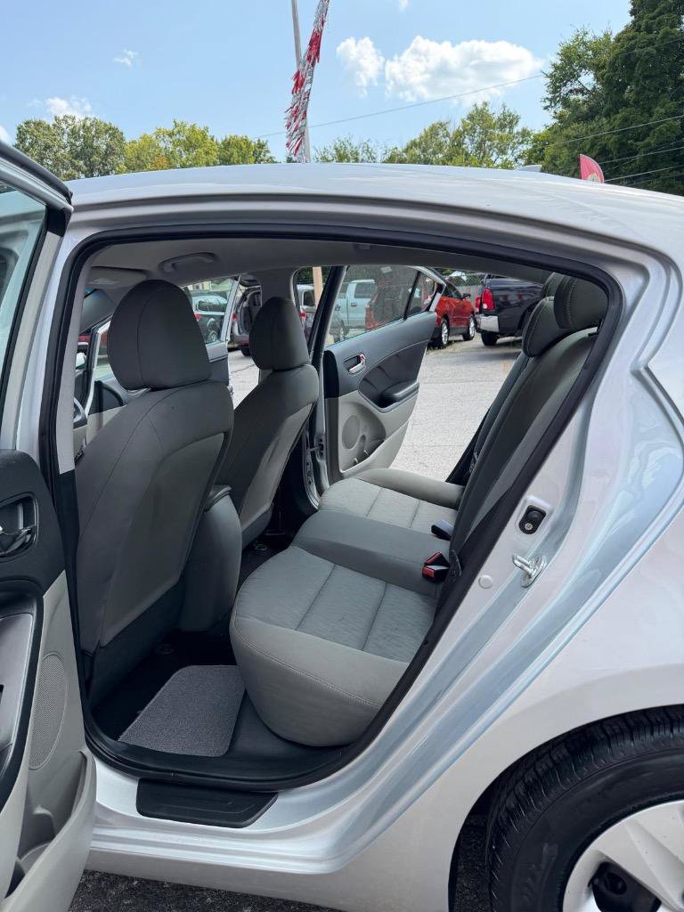 Used 2016 Kia Forte LX FWD image 26