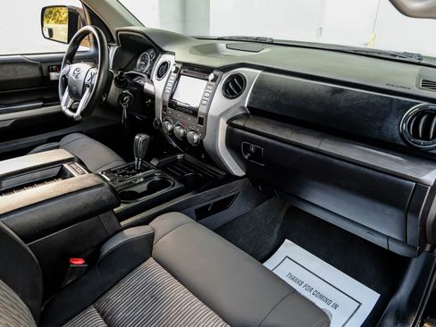 Used 2015 Toyota Tundra SR5 w/ SR5 Upgrade Package image 14