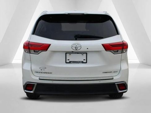 Used 2019 Toyota Highlander Limited image 6