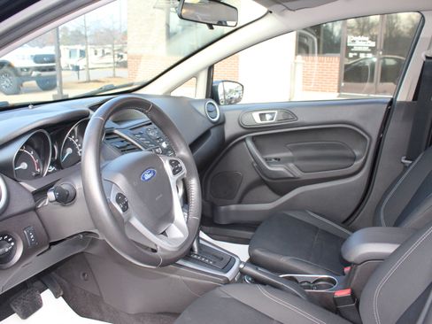 Used 2016 Ford Fiesta SE image 12