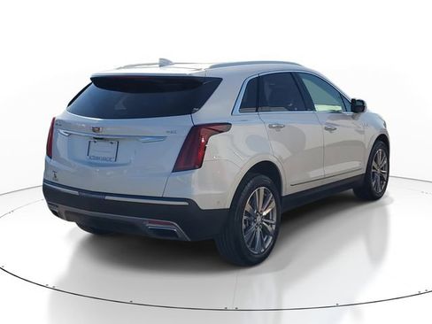 Used 2024 Cadillac XT5 Premium Luxury w/ Platinum Package AWD/4WD image 4