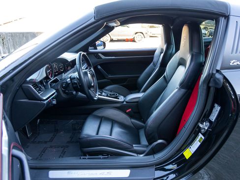Certified 2021 Porsche 911 Targa 4S image 29