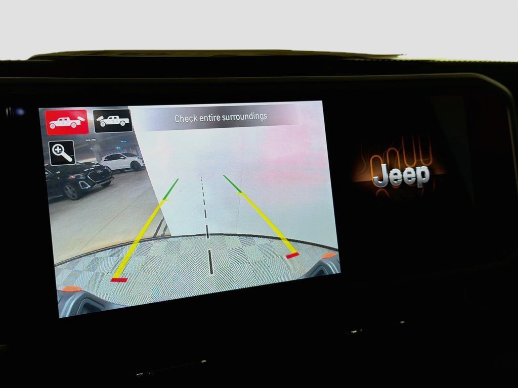 Used 2024 Jeep Gladiator Mojave AWD/4WD image 14