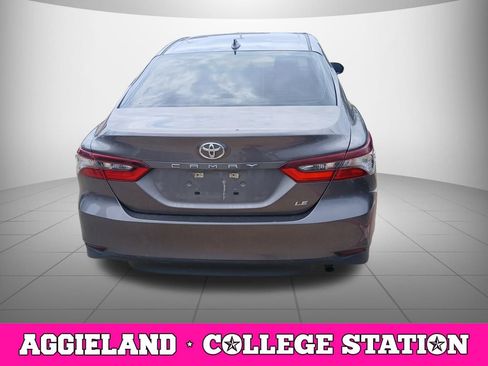 Used 2022 Toyota Camry LE FWD image 3