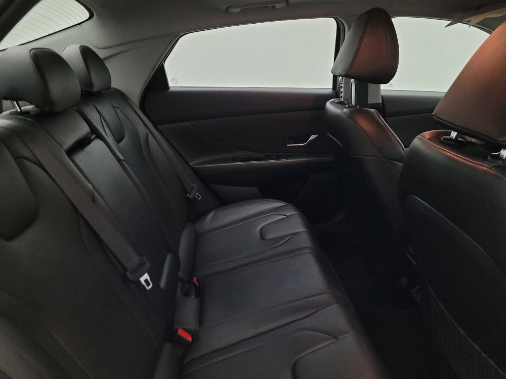 Used 2025 Hyundai Elantra Limited FWD image 19