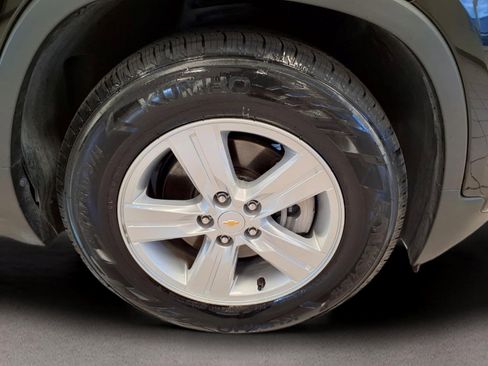 Used 2020 Chevrolet Trax LT w/ LT Convenience Package FWD image 8