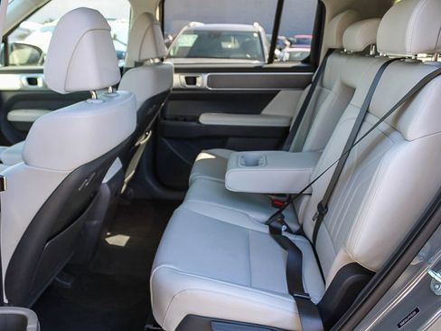 Used 2026 Hyundai Santa Fe SEL FWD image 18