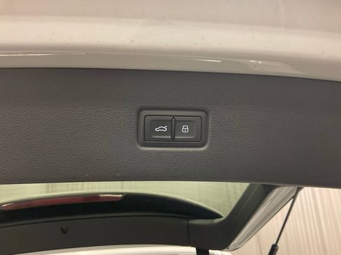 Used 2018 Audi Q7 3.0T Prestige image 24