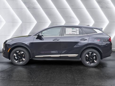 New 2026 Kia Sportage LX image 2