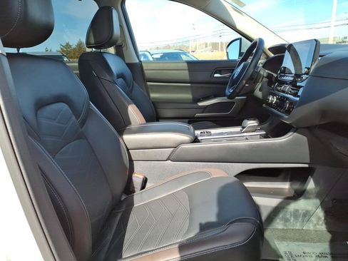 Certified 2023 Nissan Pathfinder Platinum w/ Lighting Package (N93) image 6