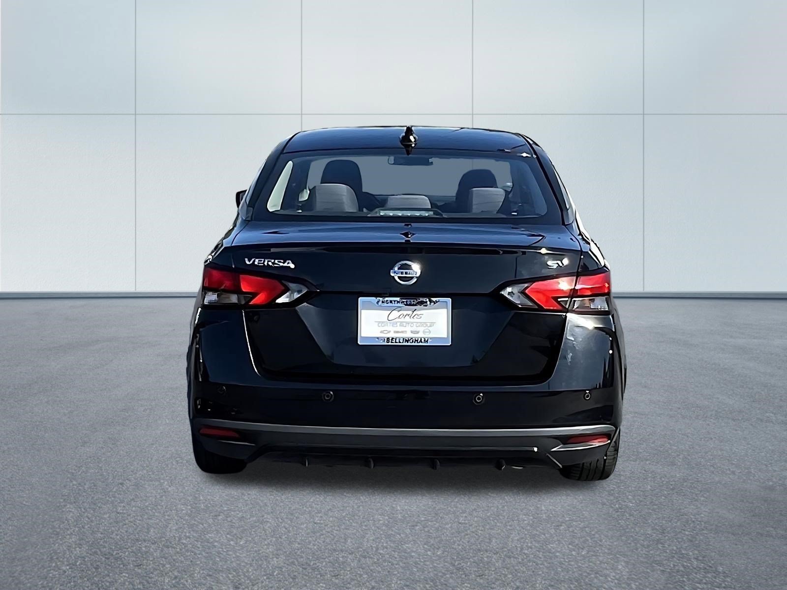 Used 2021 Nissan Versa SV FWD image 5