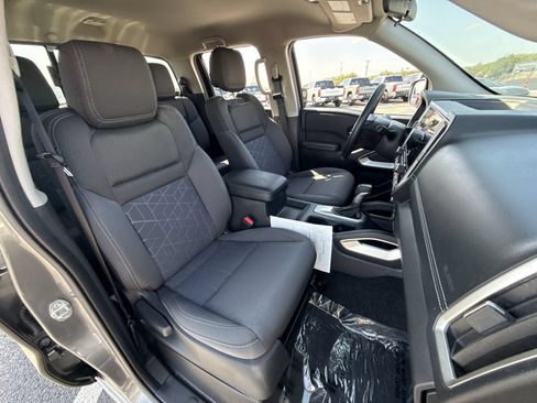 Used 2025 Nissan Frontier SV AWD/4WD image 26