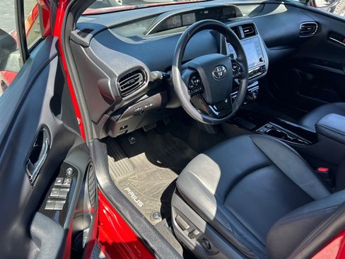 Used 2021 Toyota Prius FWD image 7
