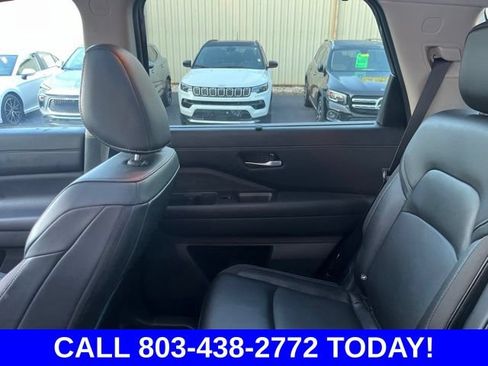 Used 2024 Nissan Pathfinder SL w/ SL Premium Package FWD image 16