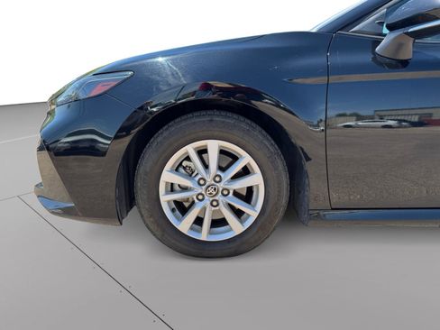 Used 2025 Toyota Camry LE FWD image 9