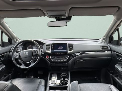 Used 2016 Honda Pilot Touring image 31