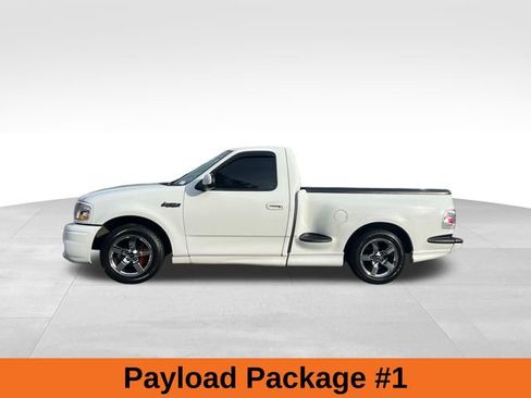 Used 2001 Ford F150 Lightning image 2