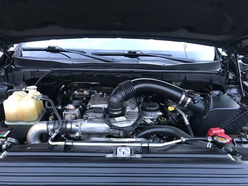 Used 2017 Nissan Titan PRO-4X AWD/4WD image 19