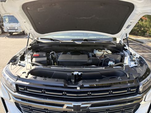 Used 2022 Chevrolet Suburban RST w/ Luxury Package image 35