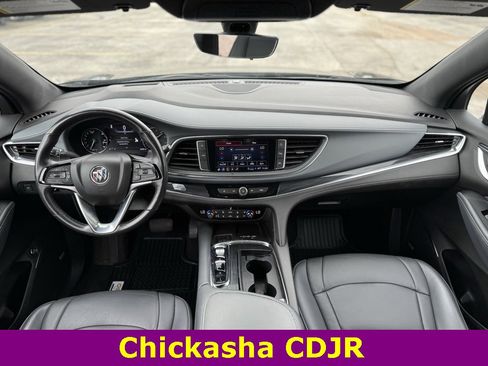Used 2024 Buick Enclave Premium image 9