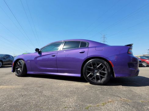 Used 2019 Dodge Charger Scat Pack w/ Navigation & Travel Group image 10