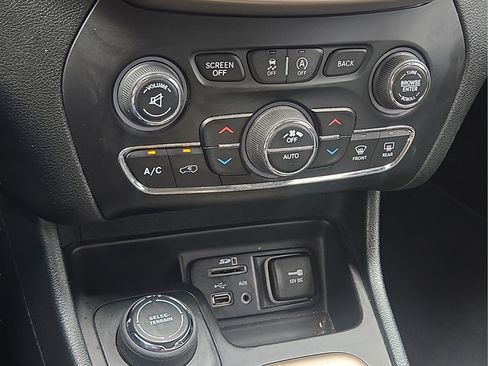 Used 2015 Jeep Cherokee Limited AWD/4WD image 14